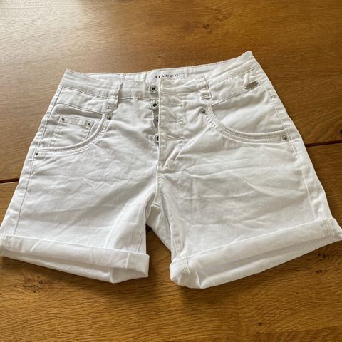 Ubrukt hvit Shorts