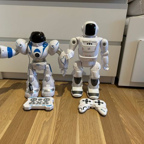 2 roboter til salg. Hero Bot og Orbit Bot