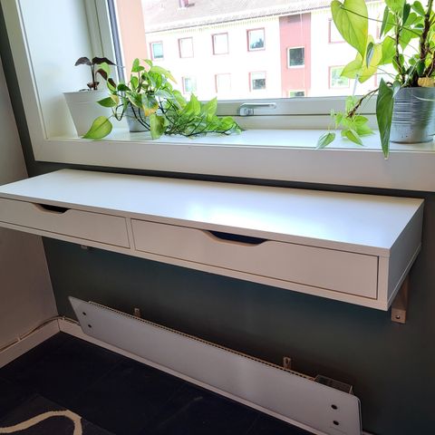 Ekby Alex IKEA vegghylle med skuffer