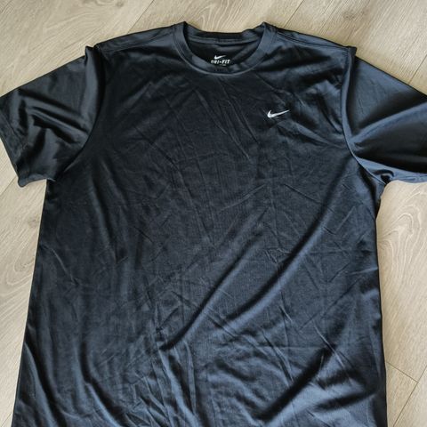 Nike sort trenings t-skjorte str XL.