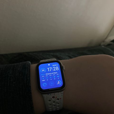 Apple Watch SE 40mm Må Hentes nypris 3200