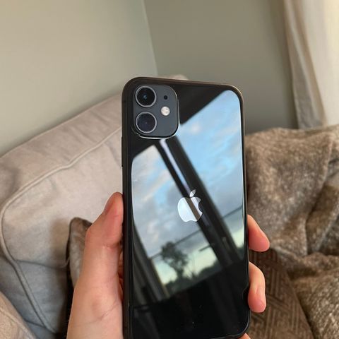 iPhone 11 selges