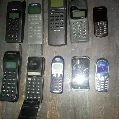 10 Gamle gsm dele samle telefoner