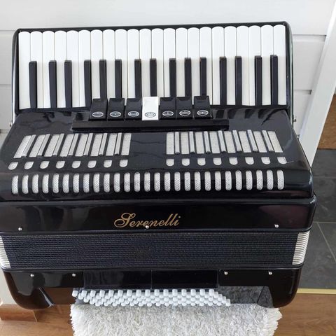 Serenelli  pianotrekkspill