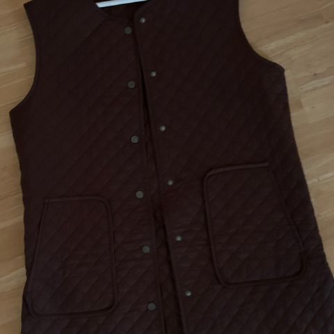 Lun Vest, medium lang, vattert,  str M (rytter /landlord stil)