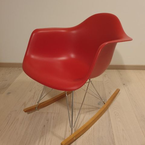 Vitra Eames RAR gyngestol