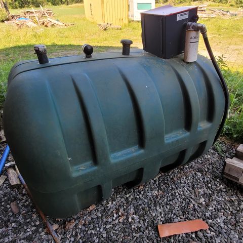 Procut 1450 l dieseltank selges.