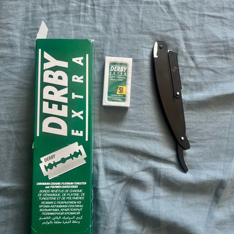 Barberkniv med 100 dobbel barberblad