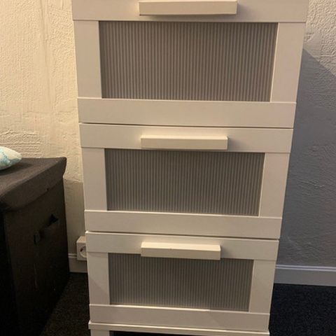 Liten Hemnes kommode