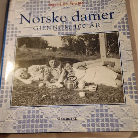 Finstad, Inger-Lise: NORSKE DAMER gjennom 100 år