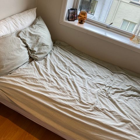 120cm seng nesten ny
