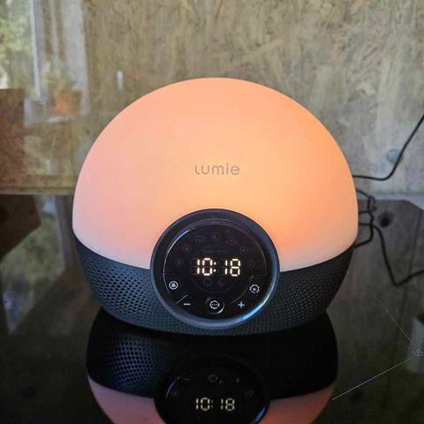 Lumie Bodyclock Glow 150 vekkeklokke med soloppgangssimulering