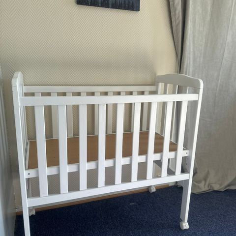 Bedside crib til baby