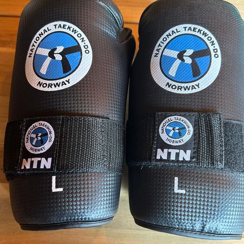 Sparringsutstyr NTN taekwondo sparringshansker selges