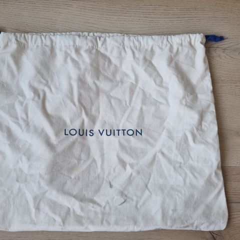 Louis Vuitton stor dust bag 50cm x 43.5cm