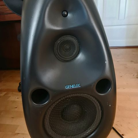 GENELEC 1022B