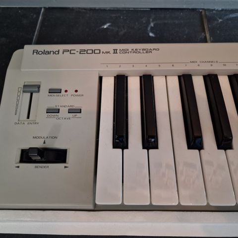 Roland PC-200 mk2 + Edirol UM-1X MIDI-til-USB adapter