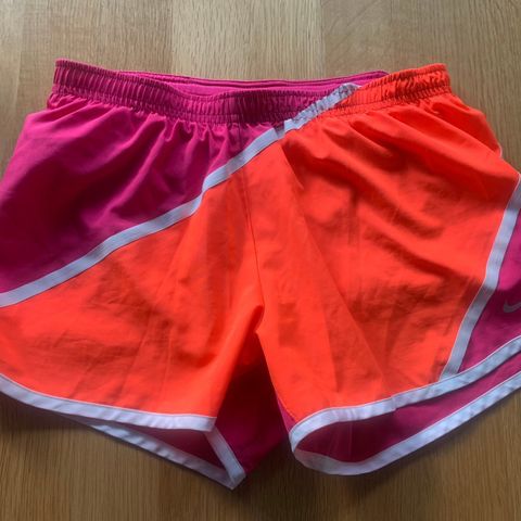 Pent brukt trening/løpe shorts fra Nike, Dri-fit. str xs. kr 175