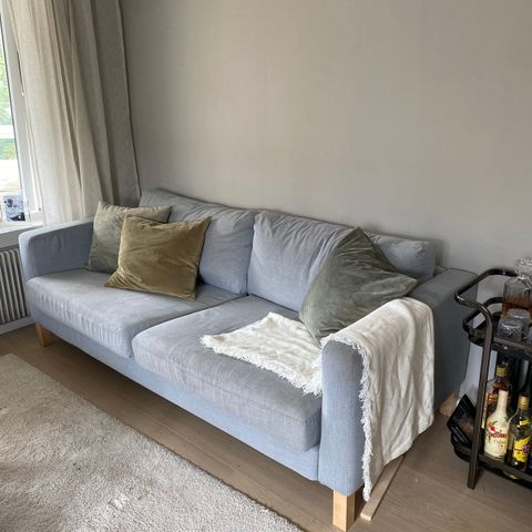 Fin og moderne sofa
