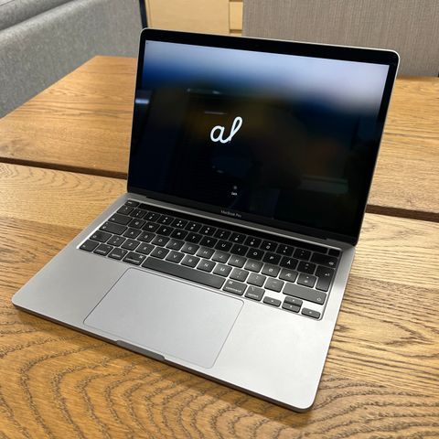 13-tommers MacBook Pro – stellargrå