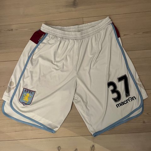 Aston Villa Macron shorts XL