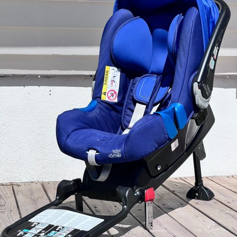 2 stk Britax Baby-Safe Plus SHR 2 + Isofix baser