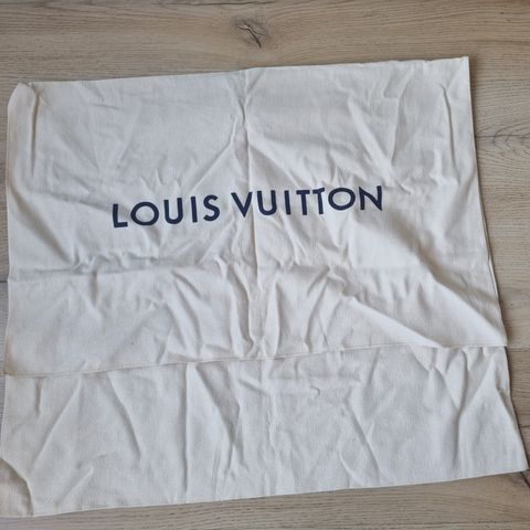 Louis Vuitton stor dust bag 59.5cm x 54.5cm