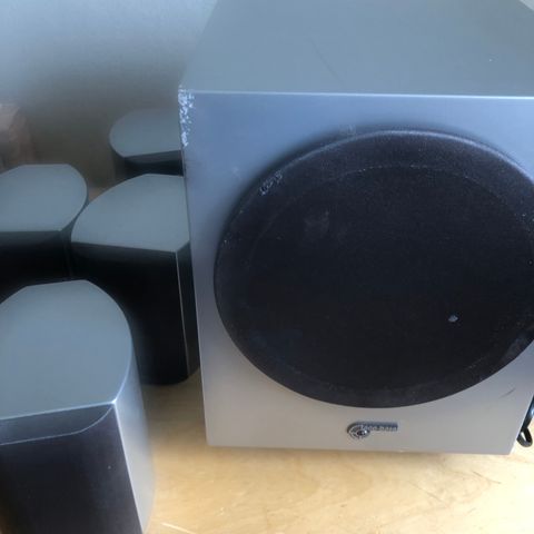 Høyttalere + subwoofer 500