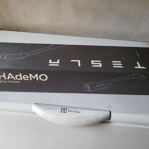 Helst ny Chademo adapter Tesla model S og X