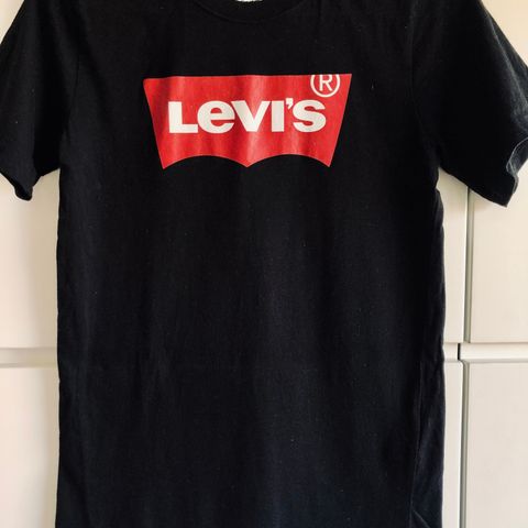 Levis t-shirt