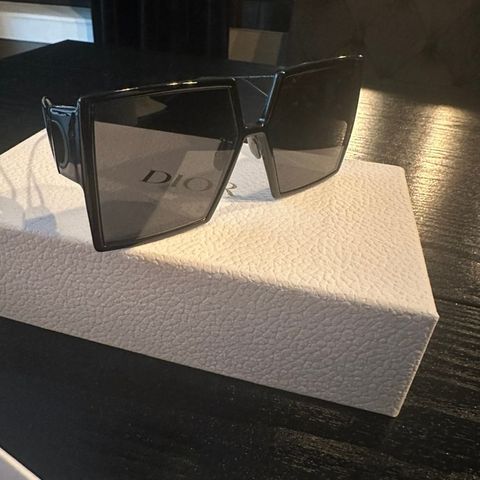 Dior briller