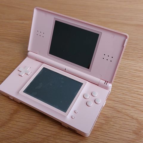 Rosa Nintendo DS Lite