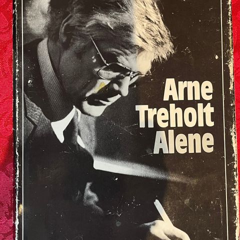 Arne Treholt Alene (signert)