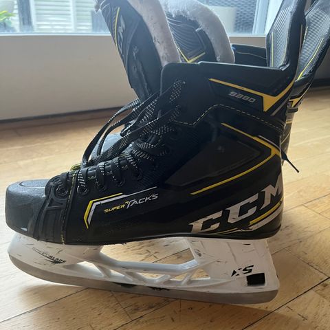 CCM SuperTacks 9380 hockeyskøyter str 43 selges