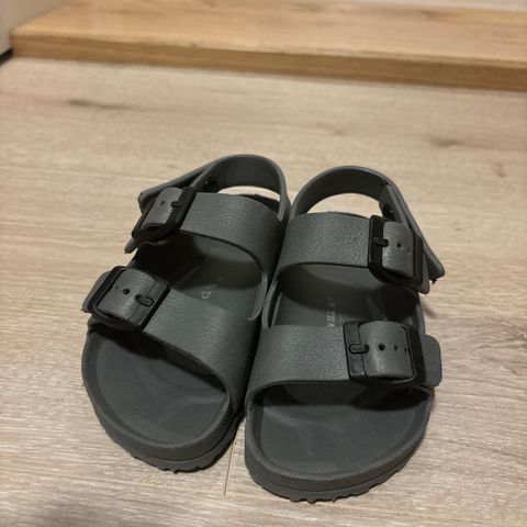sandaler barn