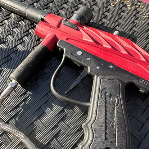 Striker paintball gun