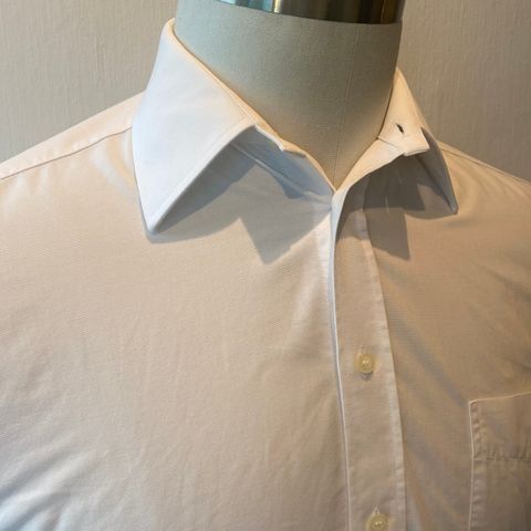 Ubrukt vintage! Hvit dresskjorte med brede snipper Matt grovt stoff Str Large/39