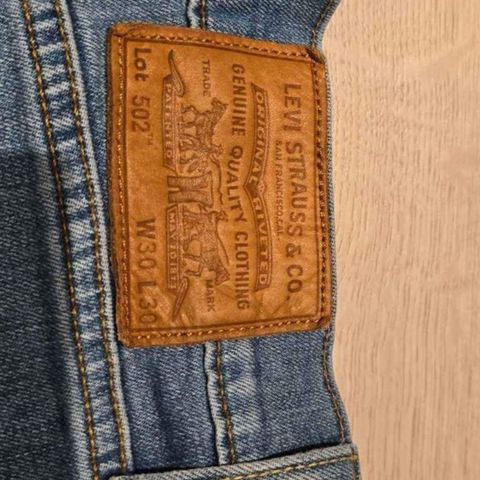 Levis 502 herre