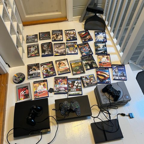 PlayStation 1, 2 og 3 med spill