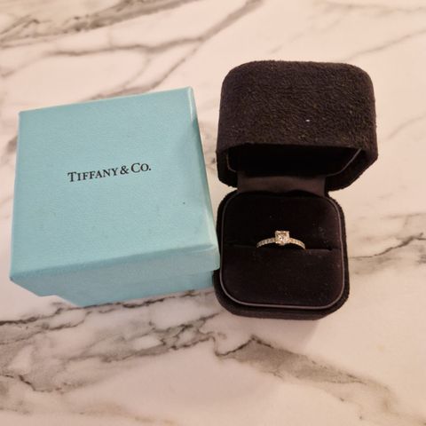 Diamant ring Tiffany og co forlovelsesring