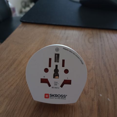 Reiseadapter Skross