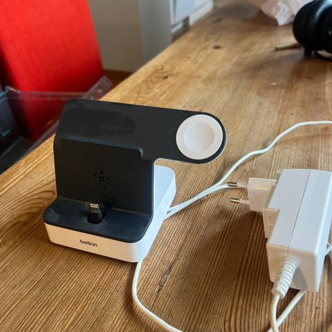 Belkin ladestasjon for iphone og apple watch