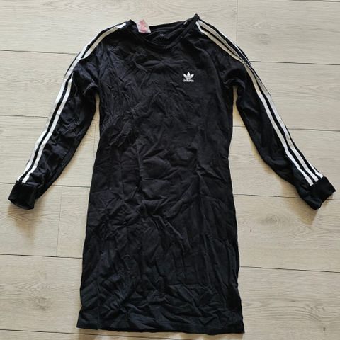 Svart Adidas kjole/overdel str 164