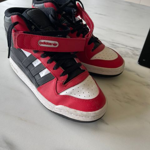 Adidas sneakers Str 40