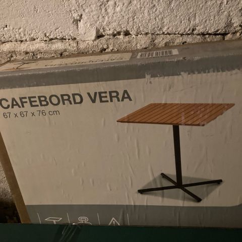 Nytt ubrukt cafebord