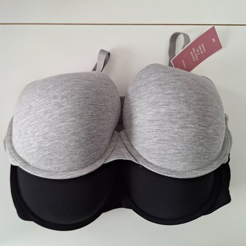 2 pk BH med padding, str 90D. Ny/ubrukt!