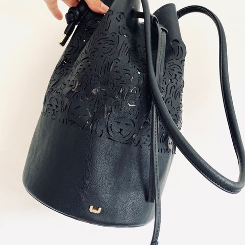 Bucket bag fra Adolfo Dominguez