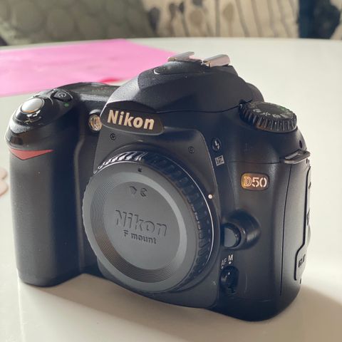 Nikon D50 selges billig