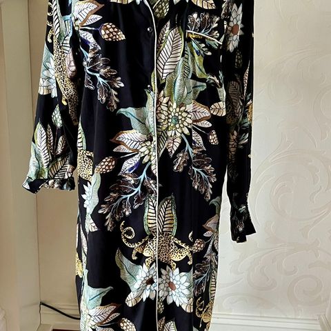 Flott kimono fra Indiska, str. S / XS ( SOM NY)