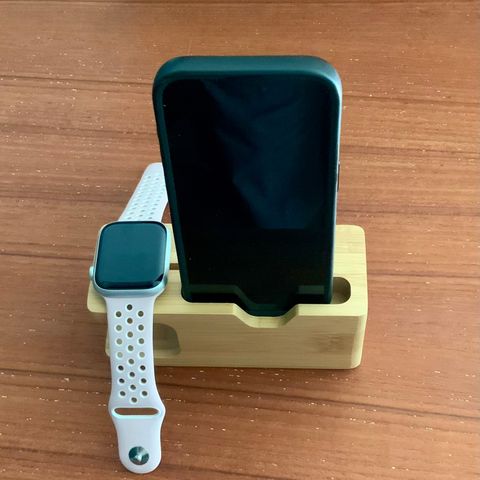 Ladestativ for IPhone og Apple Watch